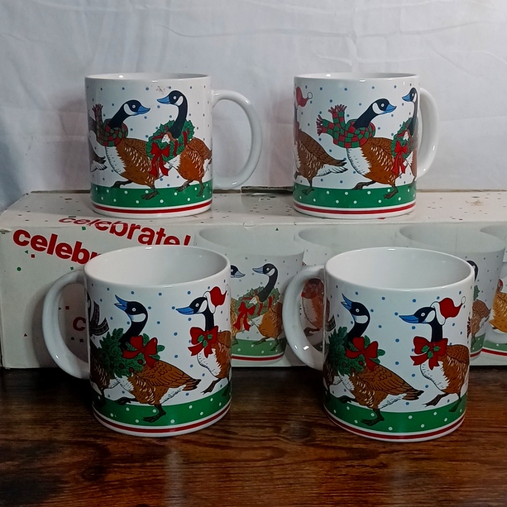 Vintage Christmas Geese Coffee Mugs.